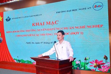 KHAI MẠC CHƯƠNG TRÌNH BỒI DƯỠNG THƯỜNG XUYÊN ĐÁP ỨNG CHUẨN NGHỀ NGHIỆP CHO GIÁO VIÊN 