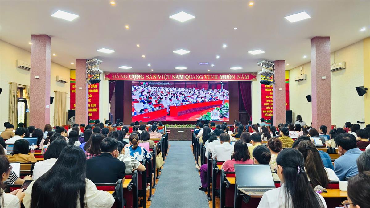Trường Đại học Nghệ An tổ chức điểm cầu học tập, quán triệt Nghị quyết Hội nghị Trung ương 3 (Khóa XIV)