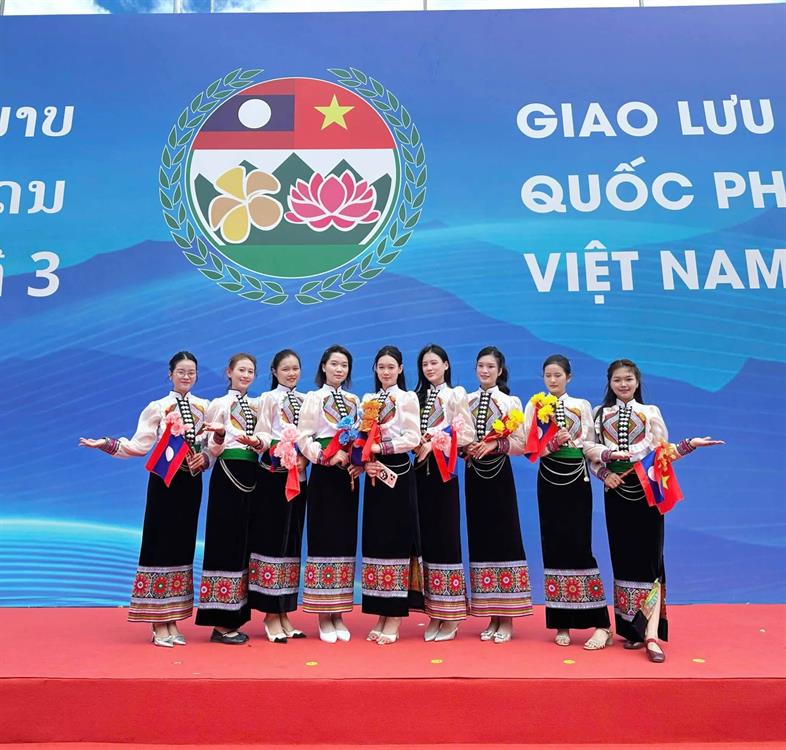 Tự hào dấu ấn tuổi trẻ Trường Đại học Nghệ An tại Chương trình Giao lưu hữu nghị quốc phòng biên giới Việt Nam – Lào
