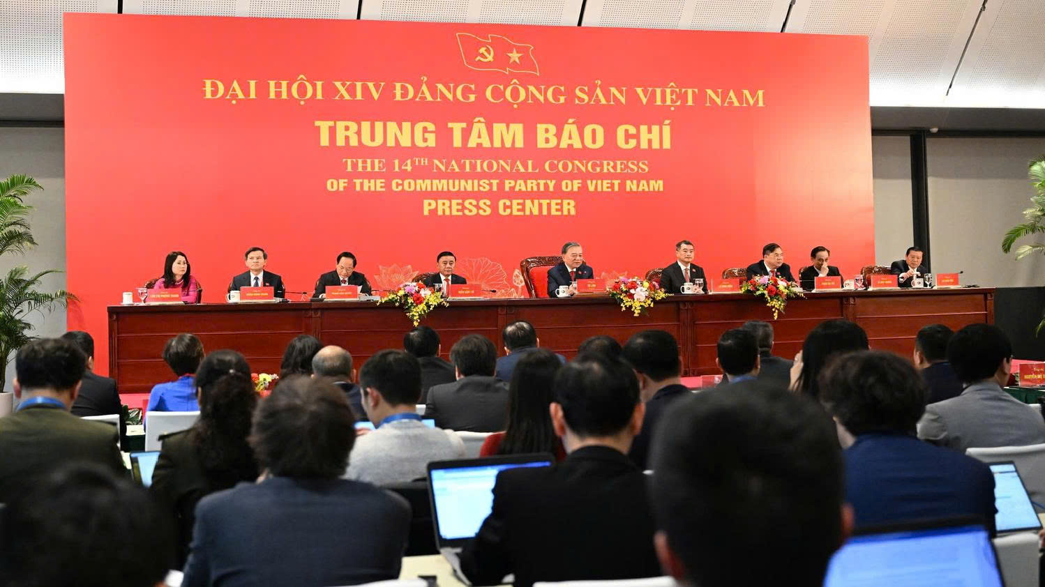 Quang cảnh buổi Họp báo quốc tế công bố kết quả Đại hội đại biểu toàn quốc lần thứ XIV của Đảng.