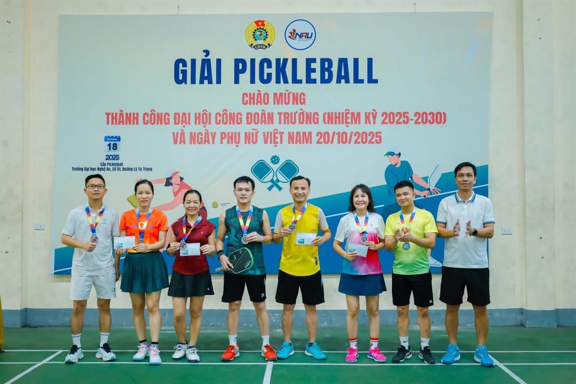 Sôi nổi giải đấu pickball chào mừng 20/10