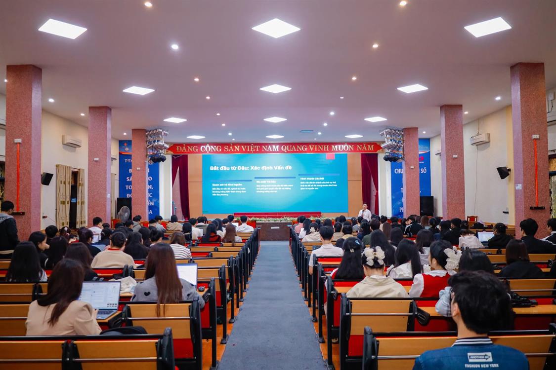 Tập huấn Phương pháp Nghiên cứu Khoa học sinh viên năm học 2025–2026.