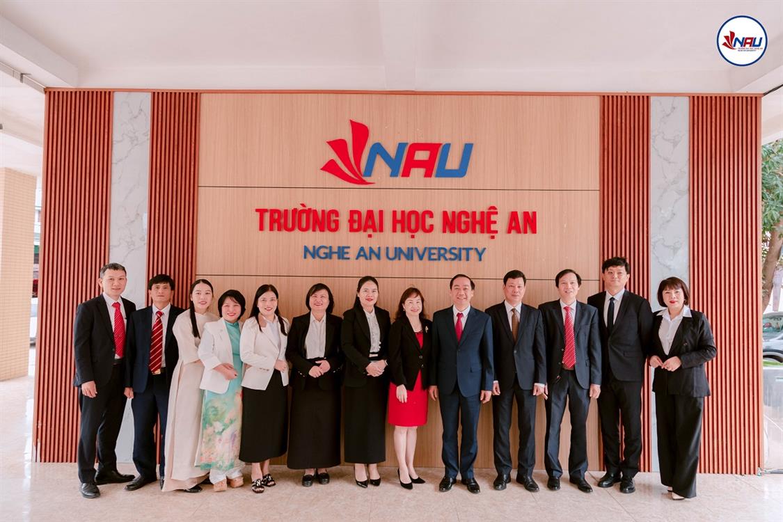 Trường Đại học Nghệ An đón tiếp và làm việc với Đoàn đại biểu Trường Đại học Quảng Tây