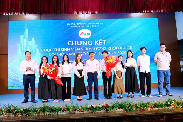 Sinh viên khoa Tài chính – Ngân hàng xuất sắc đạt giải cao tại Chung kết cuộc thi “Sinh viên với ý tưởng khởi khiệp đôi mới sáng tạo năm học 2025-2026”