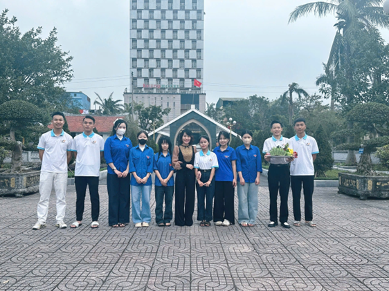 Tri ân các anh hùng liệt sĩ nhân dịp kỷ niệm 81 năm Ngày thành lập  Quân đội Nhân dân Việt Nam