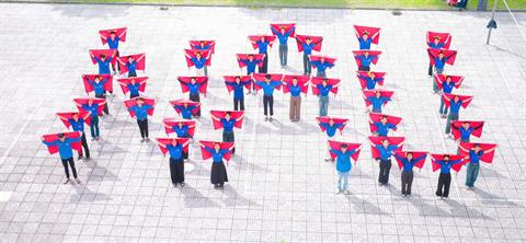 SINH VIÊN NAU RẠNG RỠ CHÀO MỪNG 80 NĂM QUỐC KHÁNH NƯỚC CHXHCN VIỆT NAM