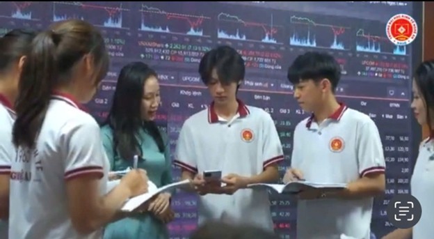 Chứng khoán trong kỷ nguyên số: Sinh viên cần học gì từ giảng đường?