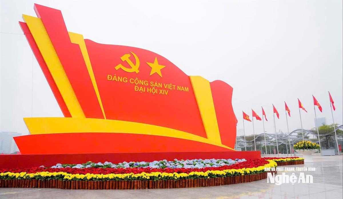 Hiệu trưởng Trường Đại học Nghệ An tham gia Đoàn đại biểu tỉnh Nghệ An dự Đại hội đại biểu toàn quốc lần thứ XIV của Đảng