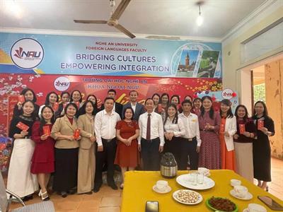 Rộn ràng sắc xuân cùng khoa Ngoại ngữ