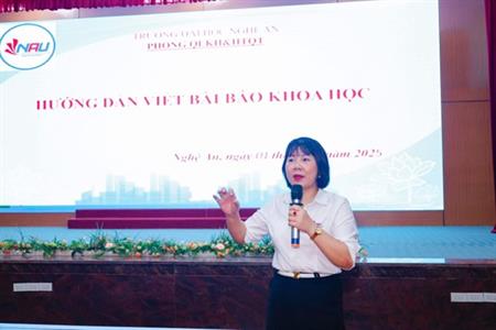 Tập huấn Phương pháp Nghiên cứu Khoa học sinh viên năm học 2025–2026.