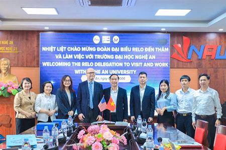 TRƯỜNG ĐẠI HỌC NGHỆ AN HỢP TÁC TRONG LĨNH VỰC HỢP TÁC PHÁT TRIỂN NĂNG LỰC DẠY TIẾNG ANH  – ĐẠI SỨ QUÁN HOA KỲ TẠI VIỆT NAM